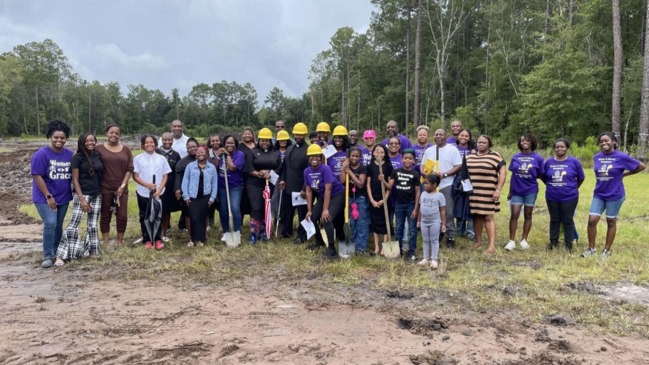 graceandmercytempletlb.com